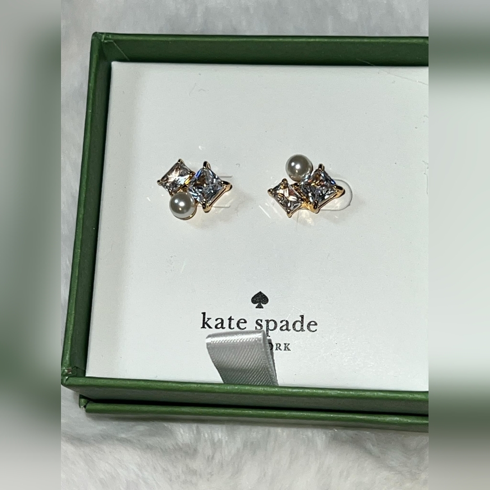 NWT Kate Spade Victoria Cluster Stud Earrings